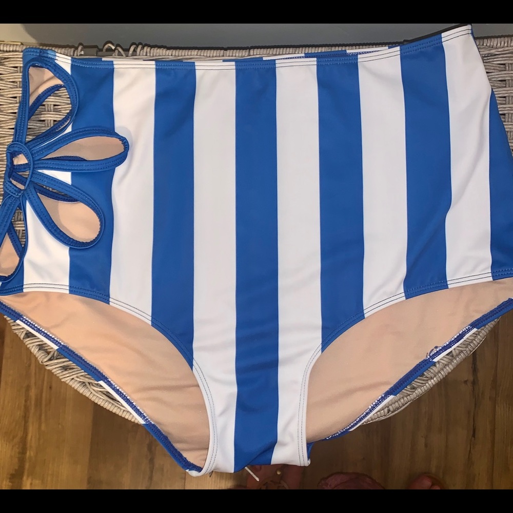 Kortni Jeane flower cut bottoms